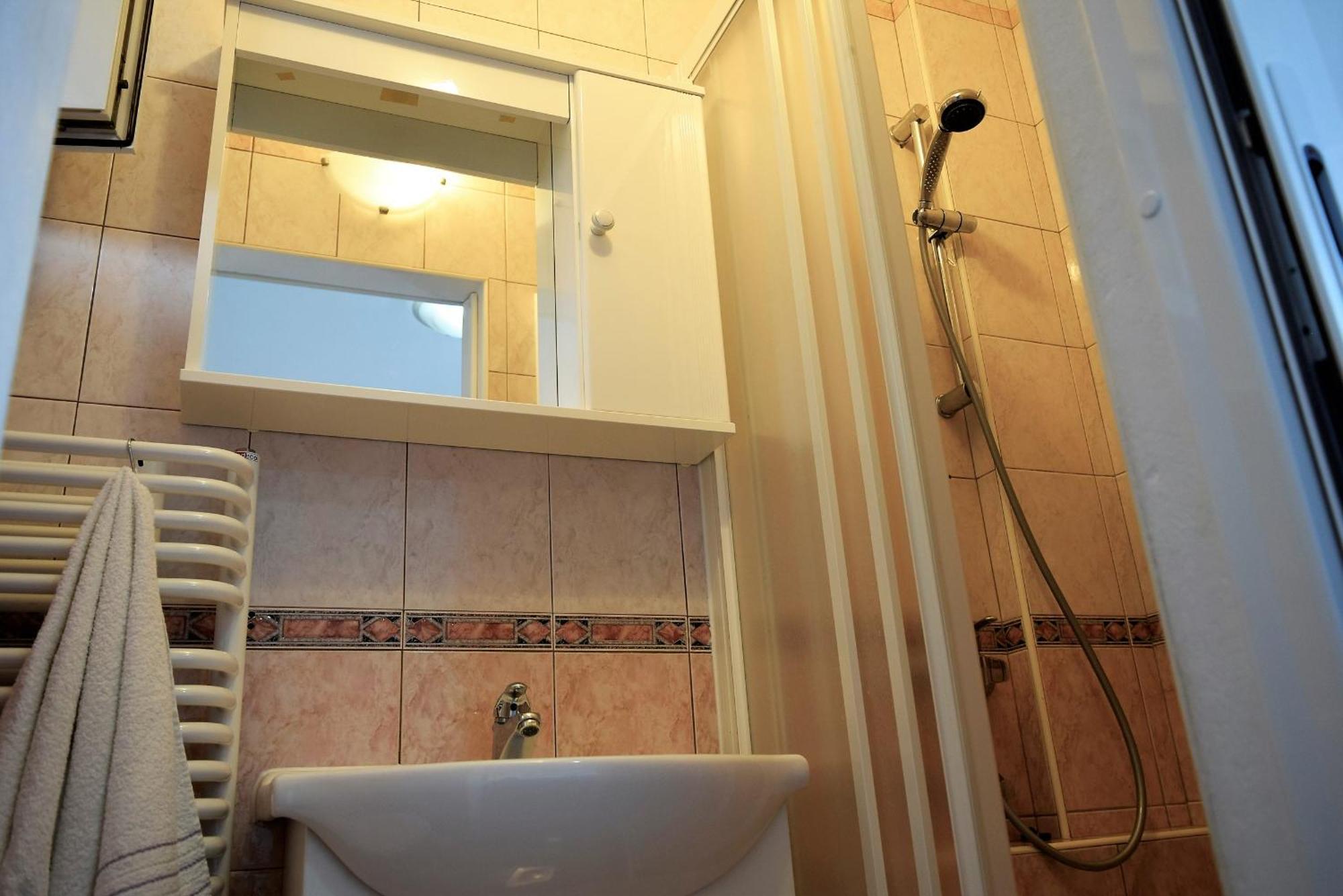 Sunnyy Beacch Apartments Banjol Phòng bức ảnh