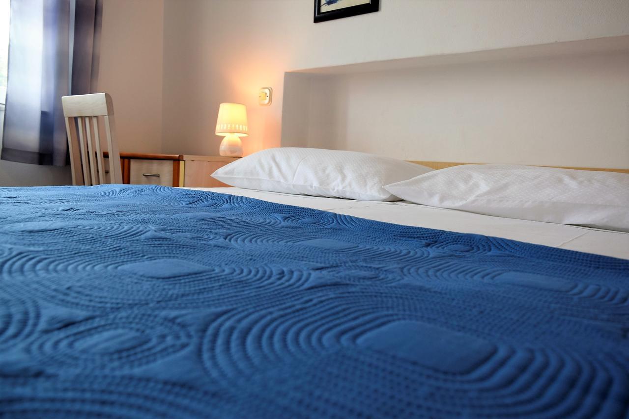 Sunnyy Beacch Apartments Banjol Ngoại thất bức ảnh