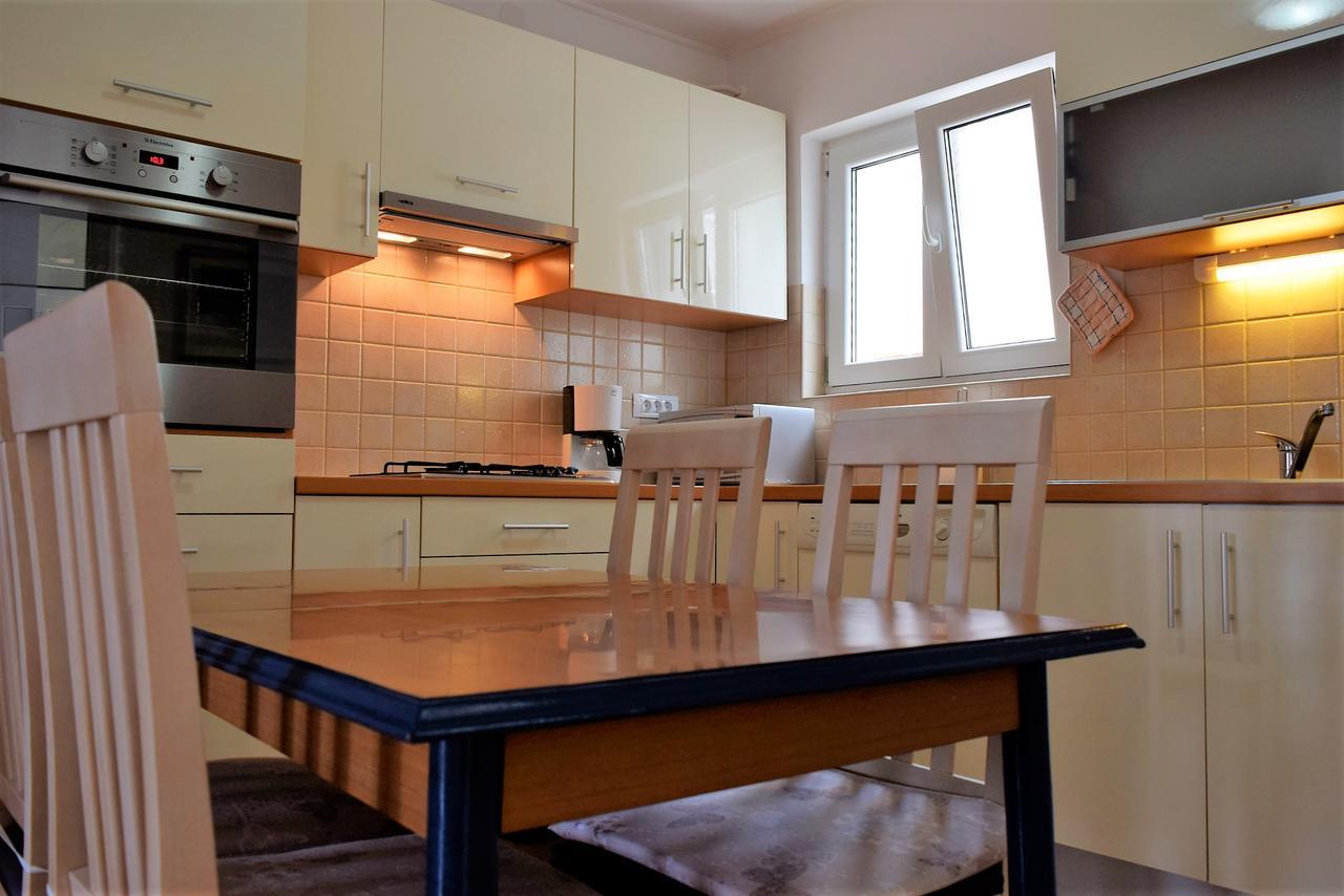 Sunnyy Beacch Apartments Banjol Ngoại thất bức ảnh