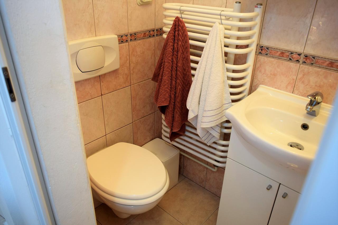 Sunnyy Beacch Apartments Banjol Ngoại thất bức ảnh