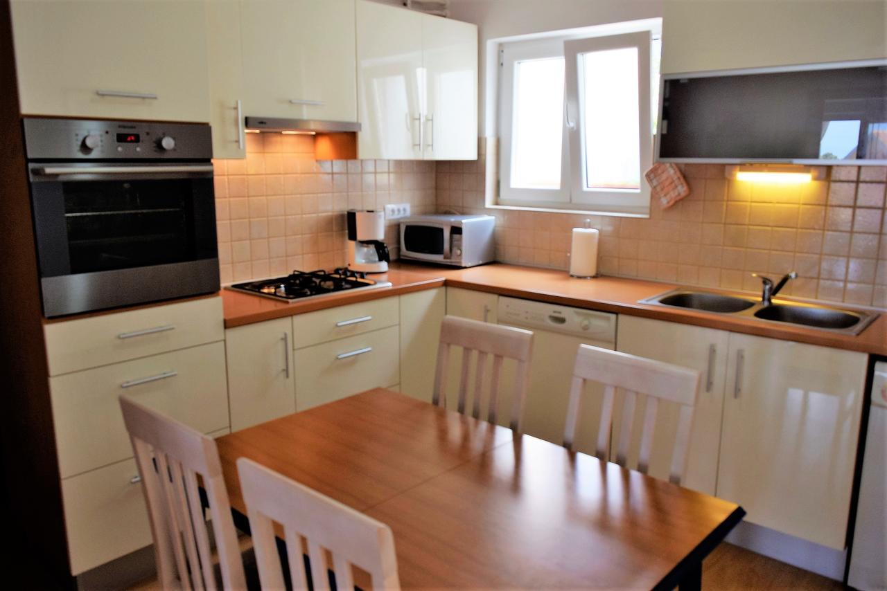 Sunnyy Beacch Apartments Banjol Ngoại thất bức ảnh