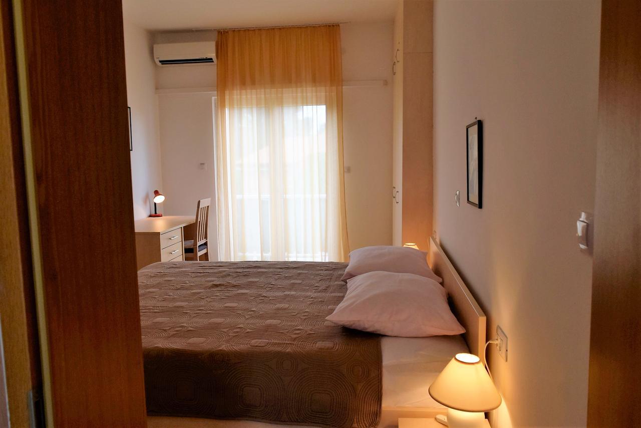 Sunnyy Beacch Apartments Banjol Ngoại thất bức ảnh