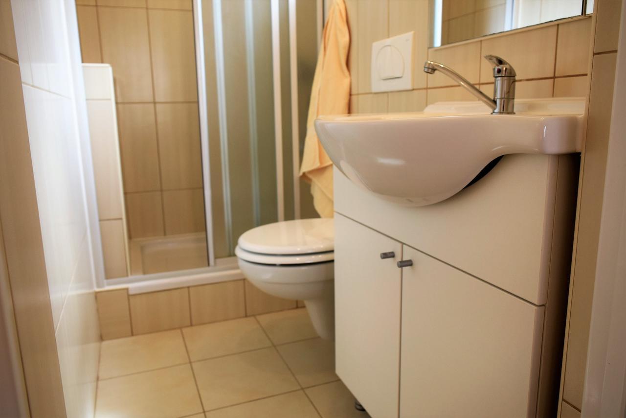 Sunnyy Beacch Apartments Banjol Ngoại thất bức ảnh