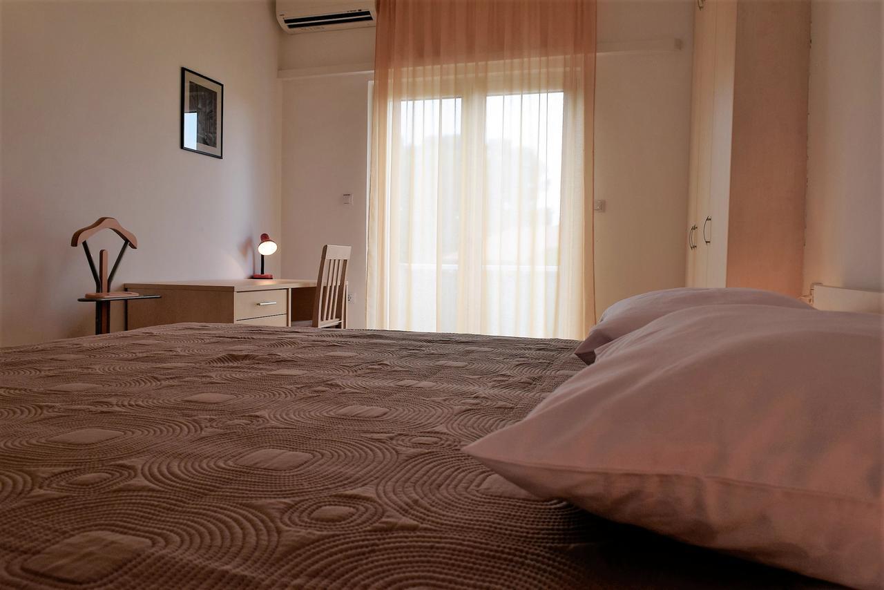 Sunnyy Beacch Apartments Banjol Ngoại thất bức ảnh
